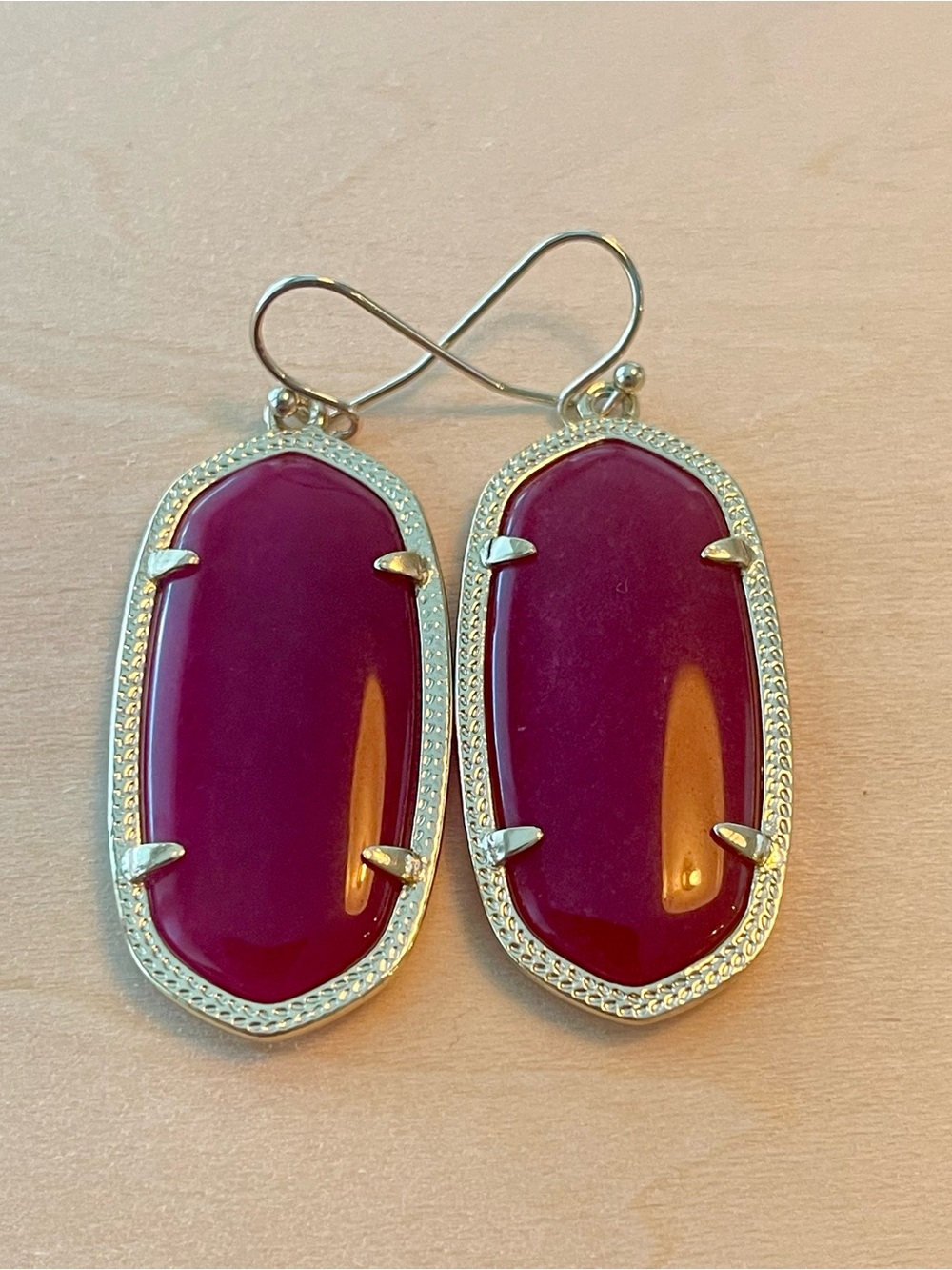 Kendra Scott “Danielle Gold Drop” in “Dark Red Illusion”